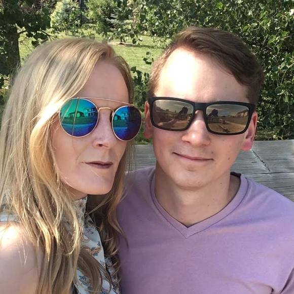 Meet your Posher, Tori - Picture 1 of 1